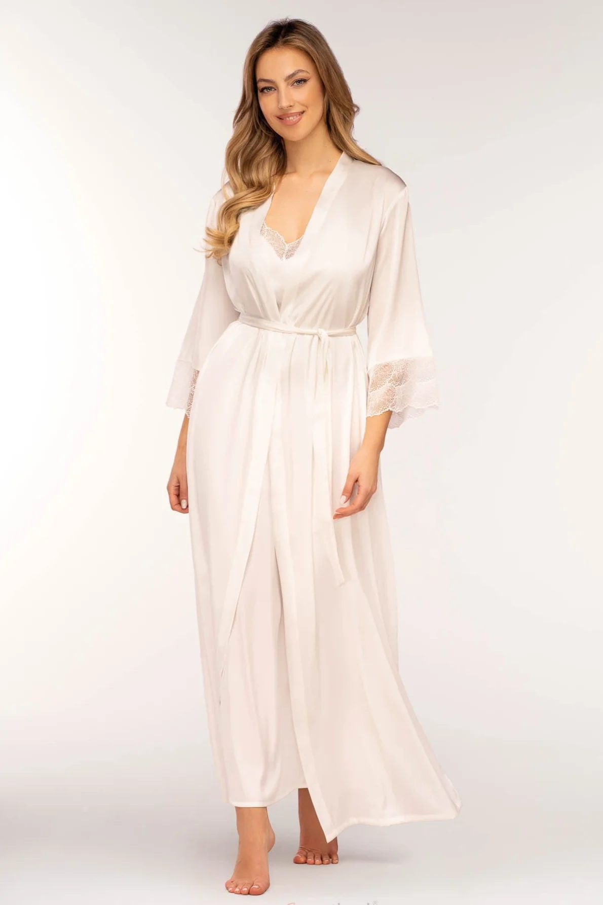 Unikat Ginny Soft Satin Long Sleeve Bathrobe